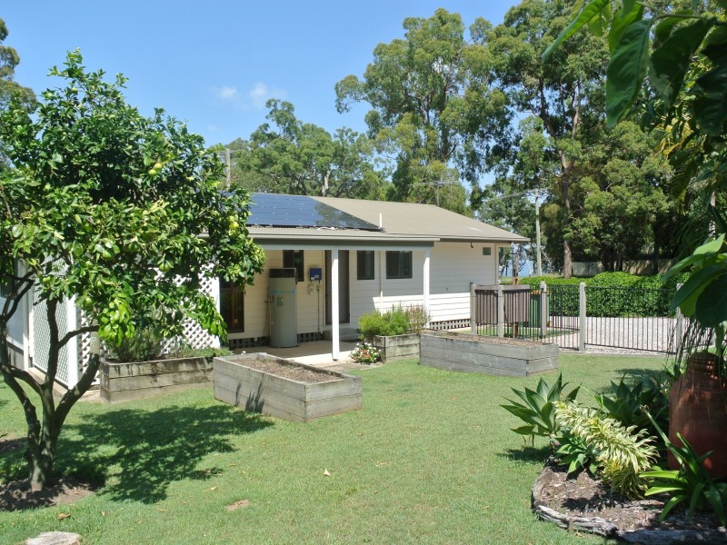 19 Benowa Street, Macleay Island QLD 4184
