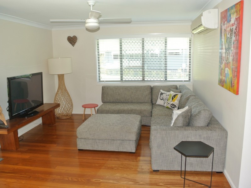 19 Benowa Street, Macleay Island QLD 4184