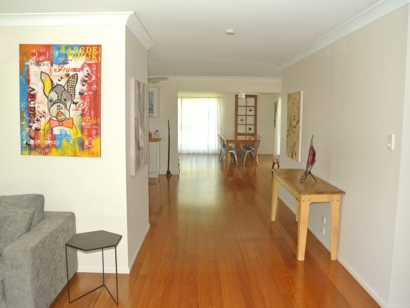 19 Benowa Street, Macleay Island QLD 4184