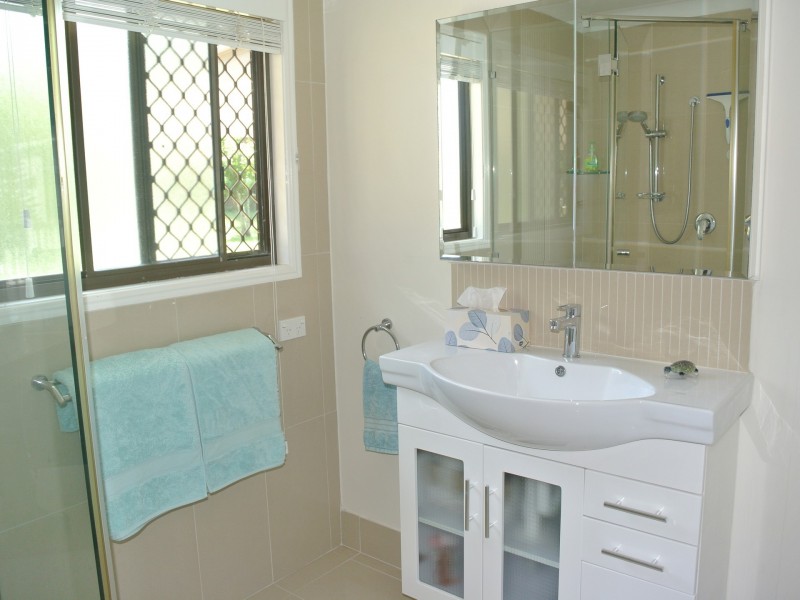 19 Benowa Street, Macleay Island QLD 4184
