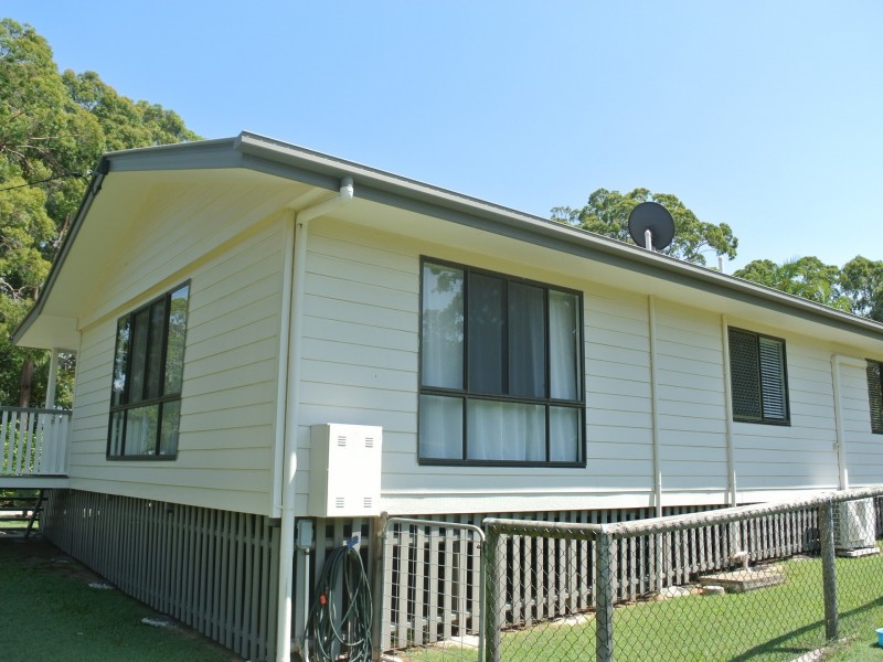 19 Benowa Street, Macleay Island QLD 4184