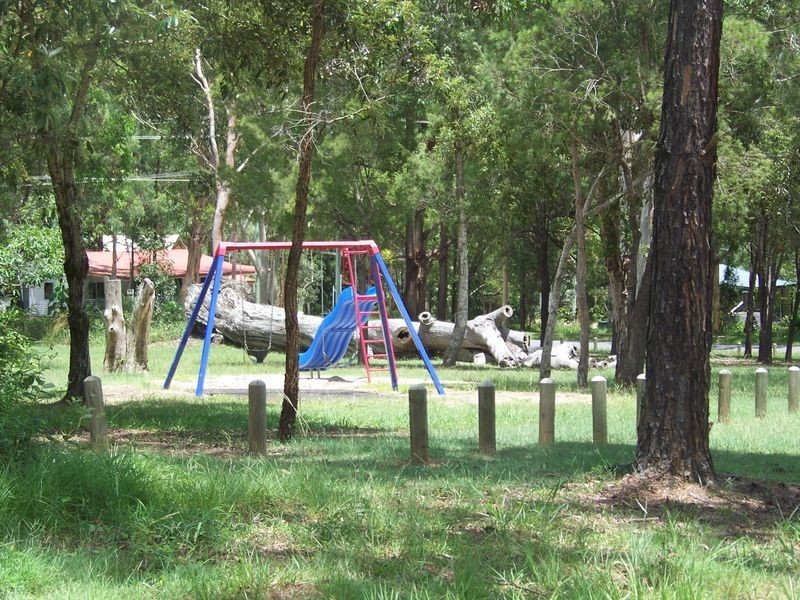 8 Sentosa Tce, Macleay Island QLD 4184