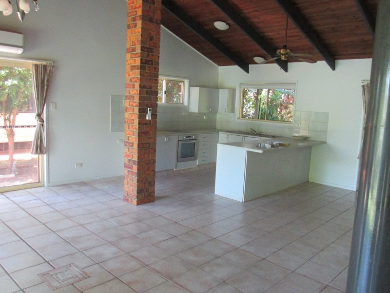 5 Eastbourne Terrace, Macleay Island QLD 4184