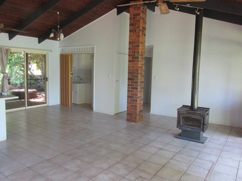 5 Eastbourne Terrace, Macleay Island QLD 4184