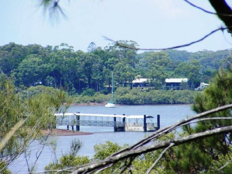 16 Deviot Street, Macleay Island QLD 4184