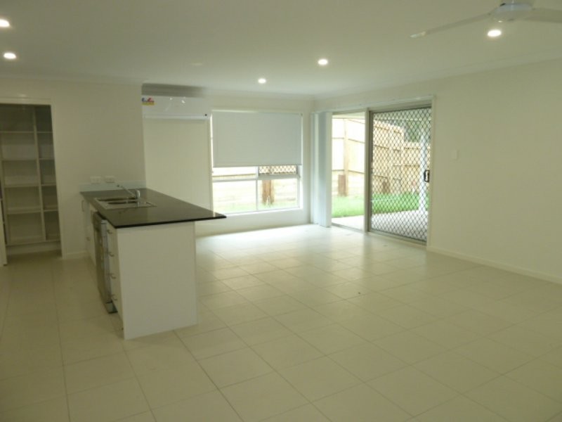 14 Woodhaven Close, Redland Bay QLD 4165