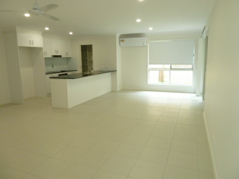 14 Woodhaven Close, Redland Bay QLD 4165