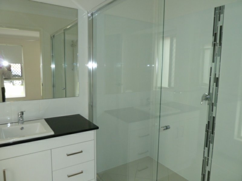 14 Woodhaven Close, Redland Bay QLD 4165