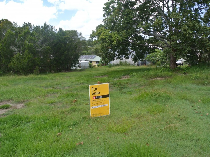 30 Pelican Street, Macleay Island QLD 4184