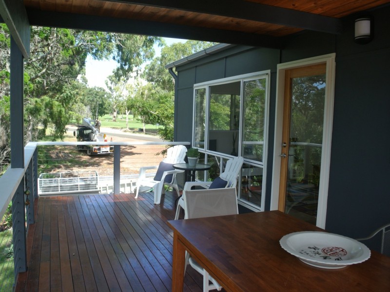 2 Waterside Drive, Macleay Island QLD 4184