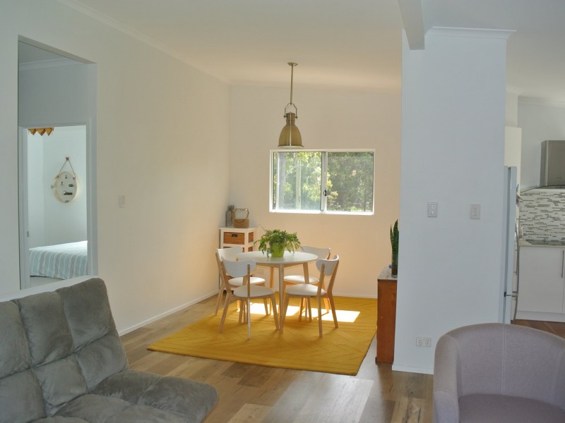 2 Waterside Drive, Macleay Island QLD 4184