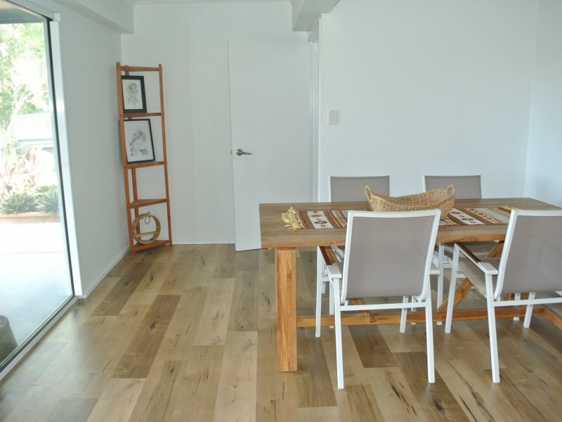 2 Waterside Drive, Macleay Island QLD 4184