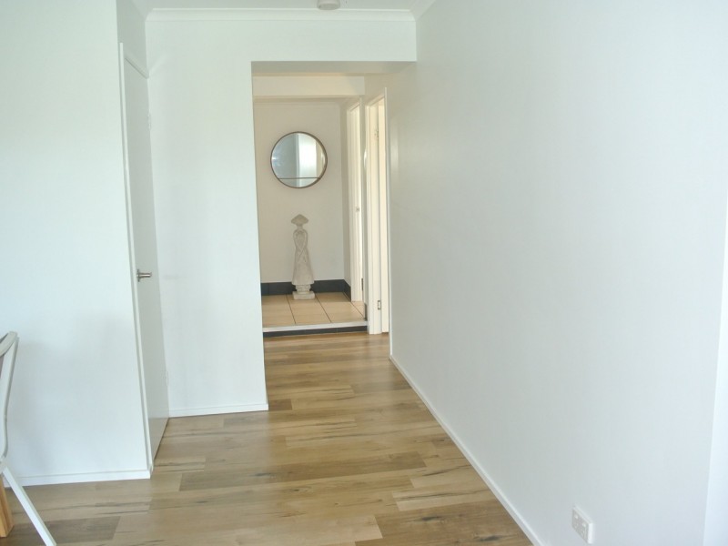 2 Waterside Drive, Macleay Island QLD 4184