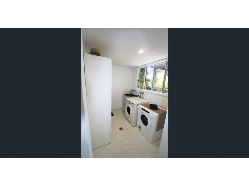 2 Waterside Drive, Macleay Island QLD 4184