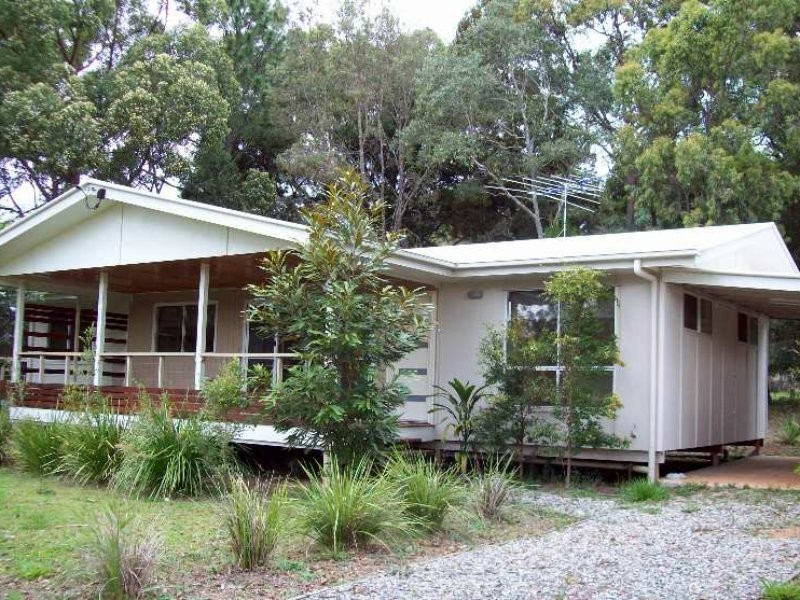 4 Hamilton Parade, Macleay Island QLD 4184