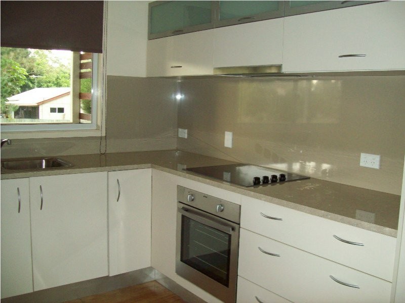 4 Hamilton Parade, Macleay Island QLD 4184