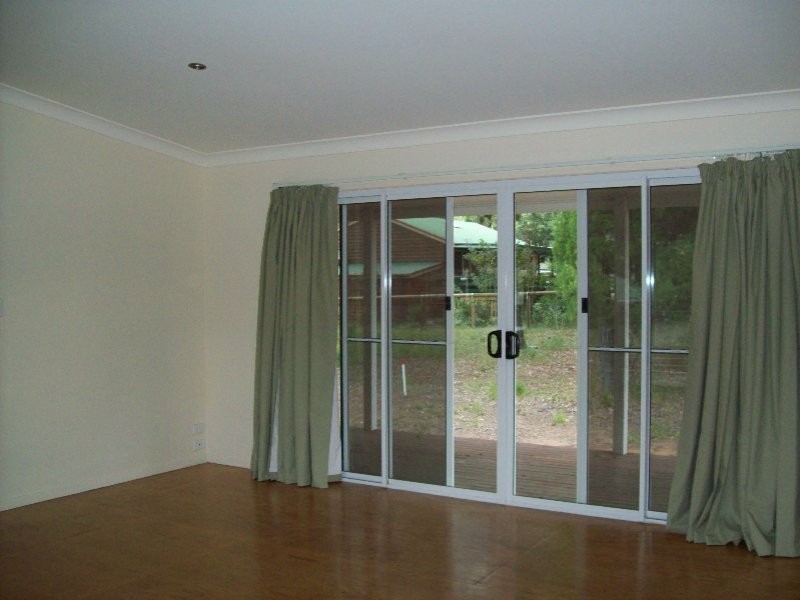 4 Hamilton Parade, Macleay Island QLD 4184