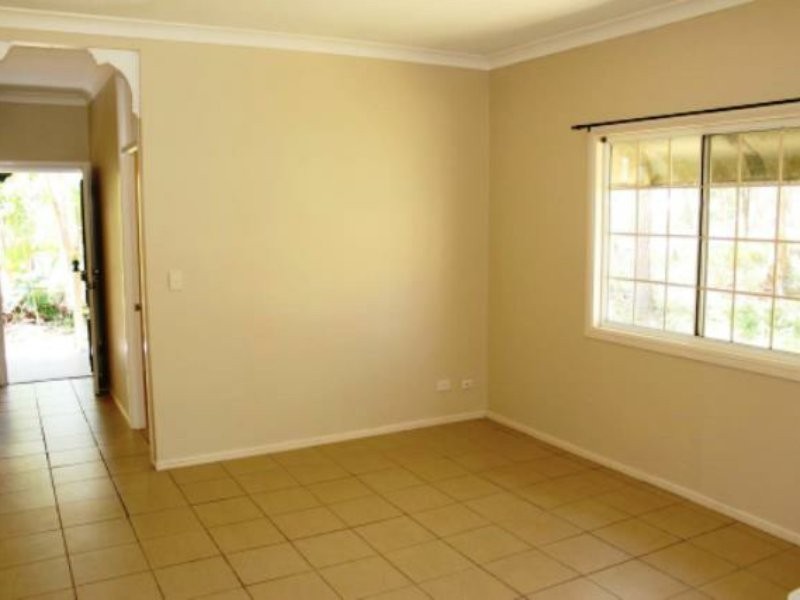 4 Warama Street, Macleay Island QLD 4184