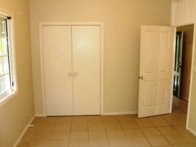 4 Warama Street, Macleay Island QLD 4184