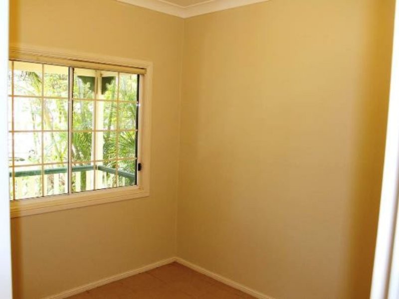 4 Warama Street, Macleay Island QLD 4184