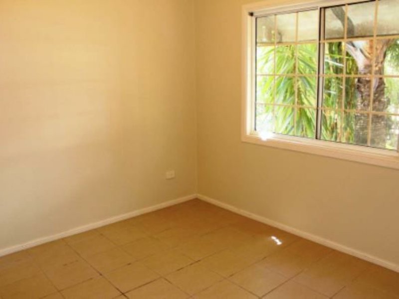 4 Warama Street, Macleay Island QLD 4184