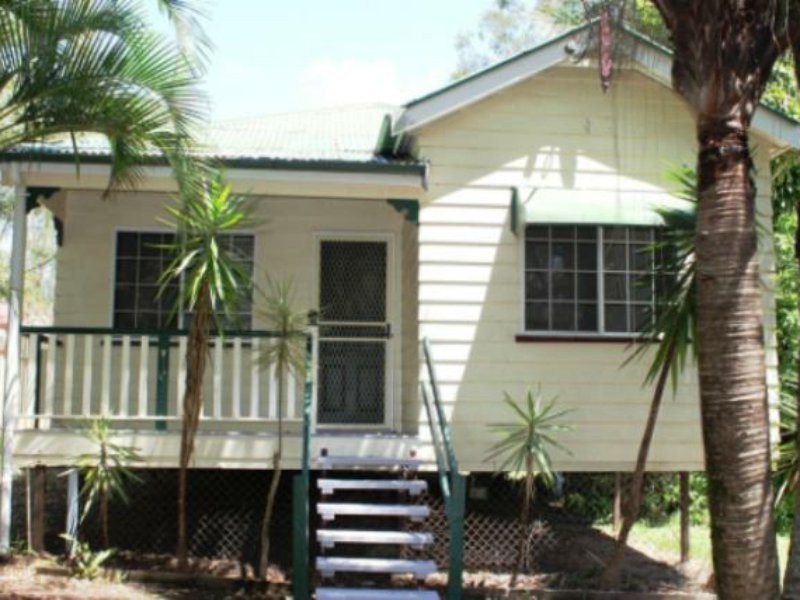 4 Warama Street, Macleay Island QLD 4184