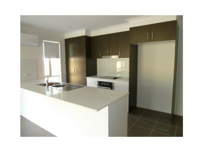 37 Pyrus Place, Redland Bay QLD 4165