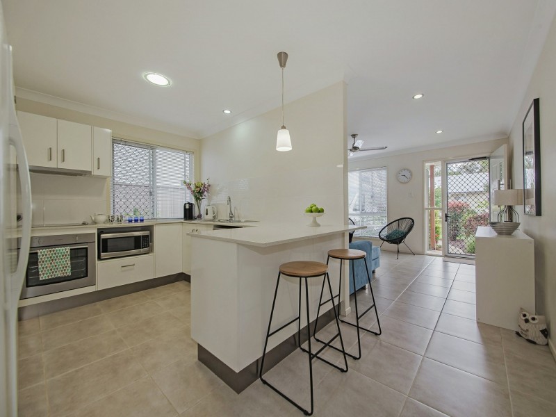 9 Bream Place, Redland Bay QLD 4165