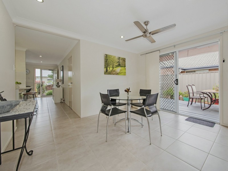 9 Bream Place, Redland Bay QLD 4165