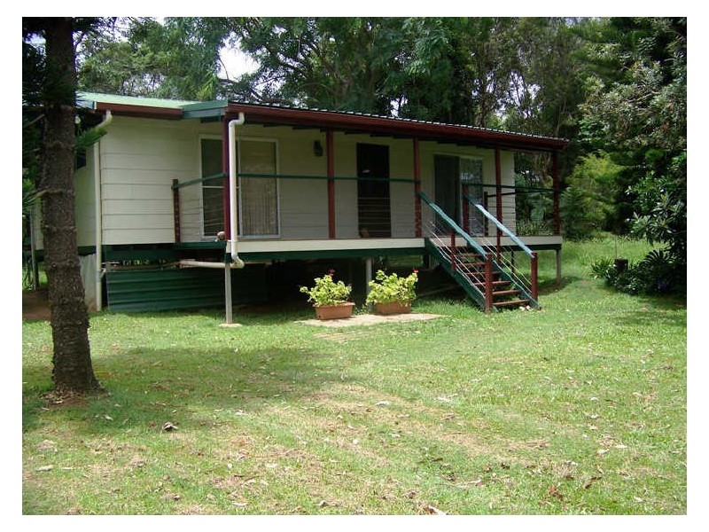 5 Basil Court, Lamb Island QLD 4184