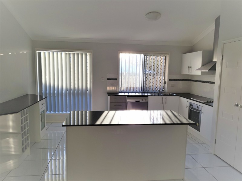 3 Daly Place, Redland Bay QLD 4165