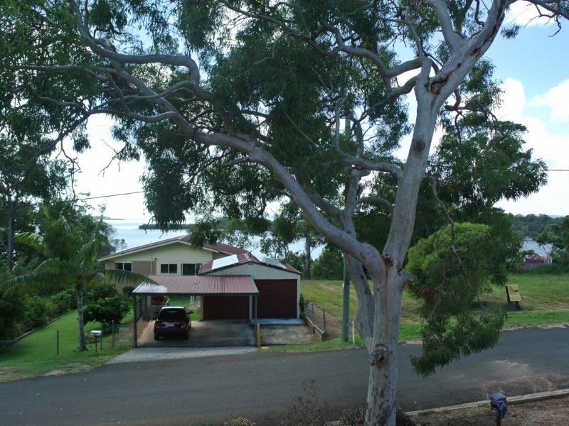 35 Timothy Street, Macleay Island QLD 4184