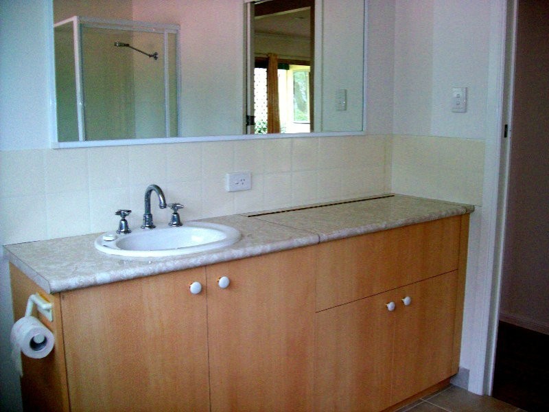 8 Blue Water Crescent, Macleay Island QLD 4184