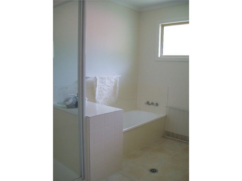 8 Blue Water Crescent, Macleay Island QLD 4184