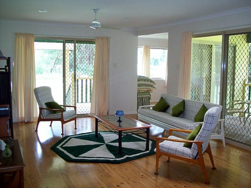 8 Blue Water Crescent, Macleay Island QLD 4184