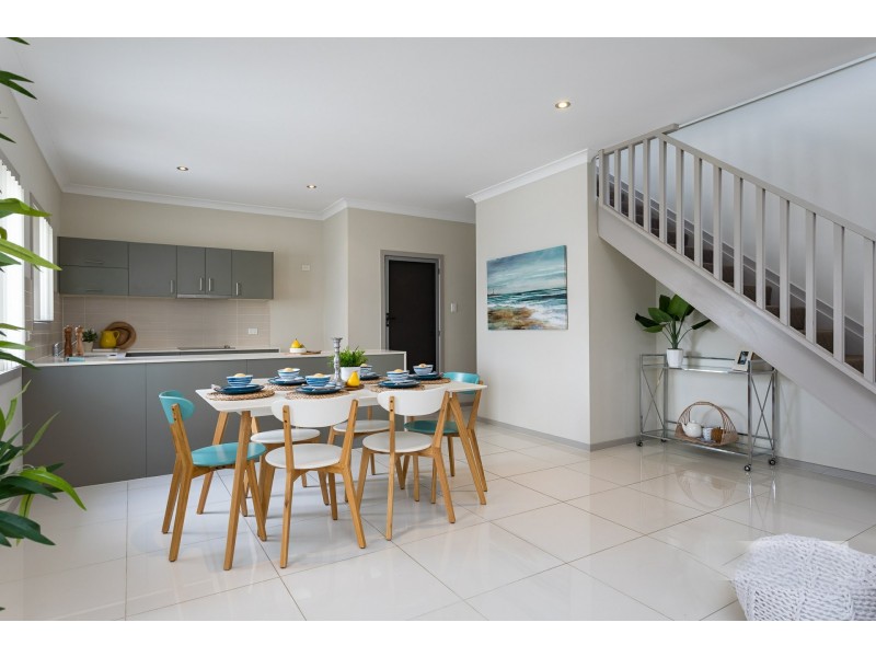 2/8 Boat Street, Victoria Point QLD 4165