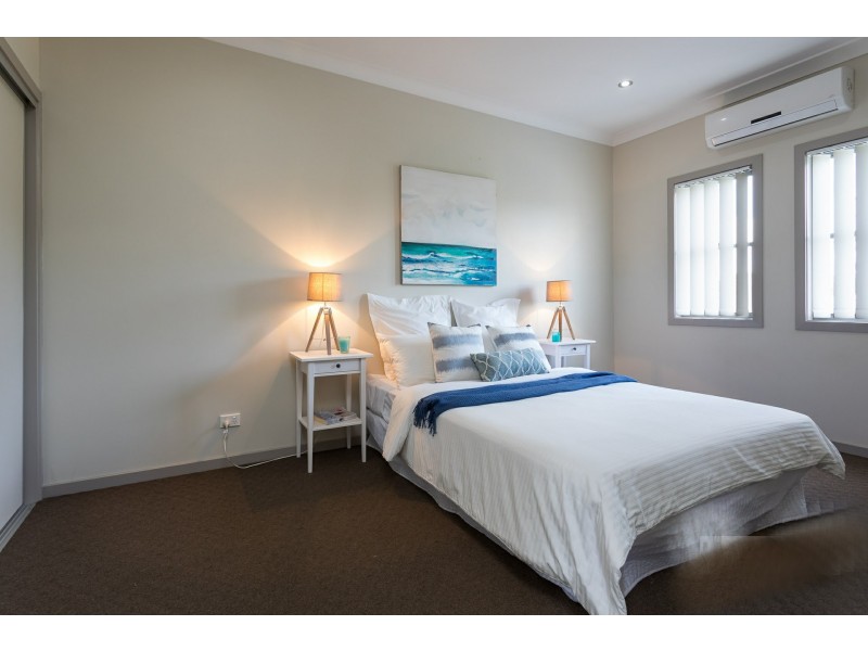 2/8 Boat Street, Victoria Point QLD 4165