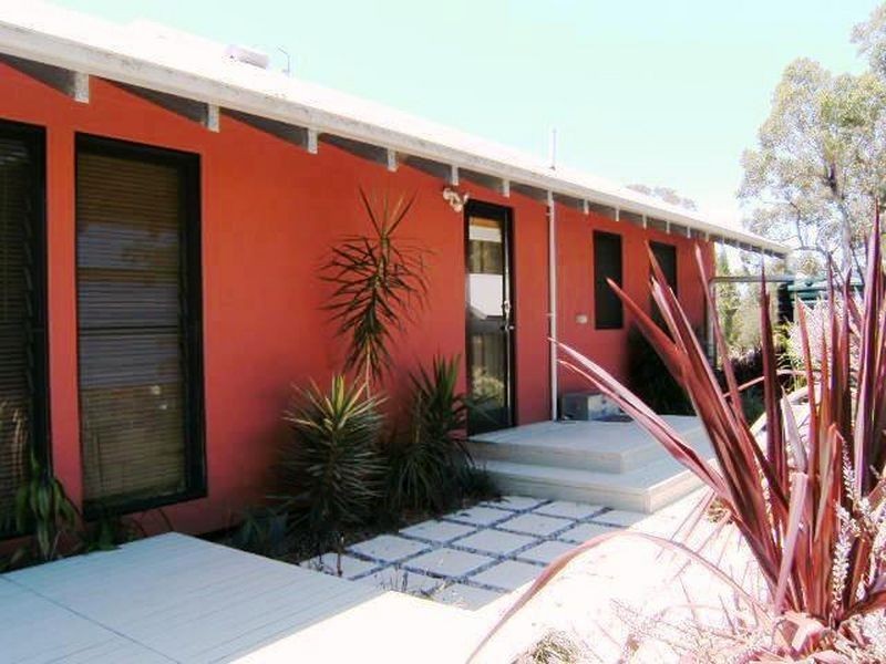 5 Wake Street, Macleay Island QLD 4184