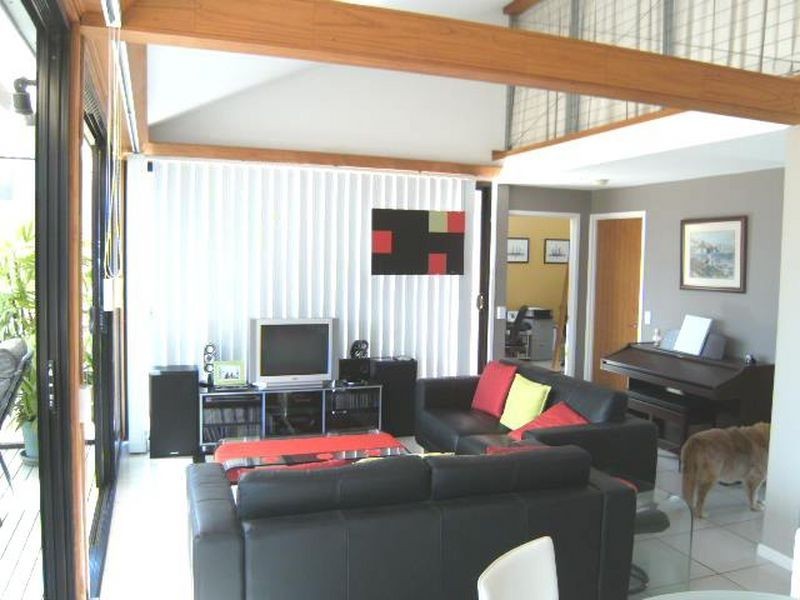 5 Wake Street, Macleay Island QLD 4184