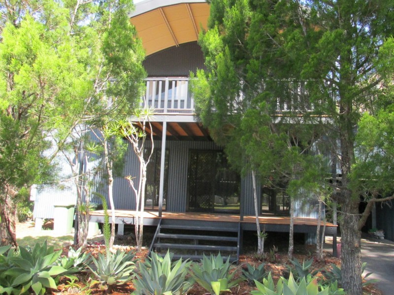 24 Barramundi Street, Macleay Island QLD 4184