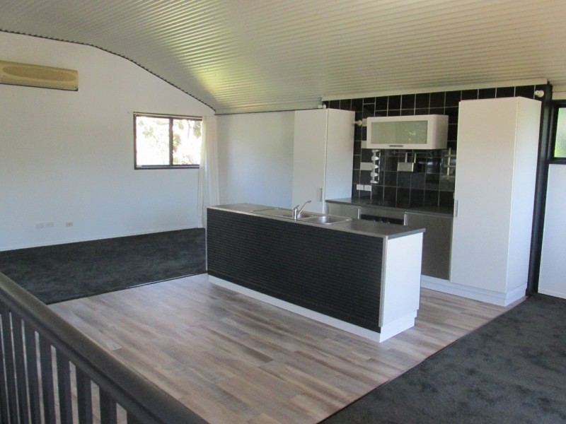 24 Barramundi Street, Macleay Island QLD 4184