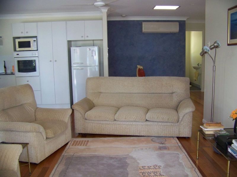 1 Dinjerra, Macleay Island QLD 4184