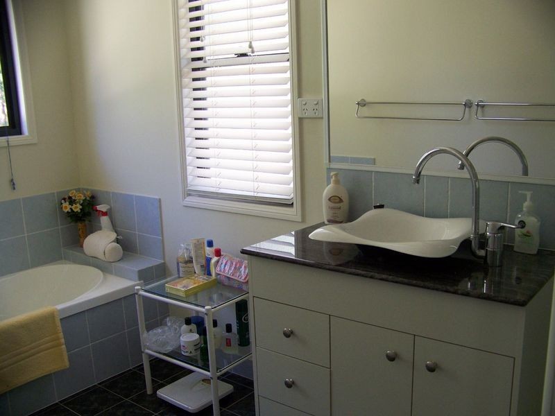 1 Dinjerra, Macleay Island QLD 4184