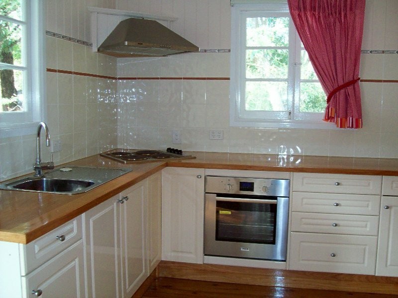 17 Noon Muckle Street, Macleay Island QLD 4184