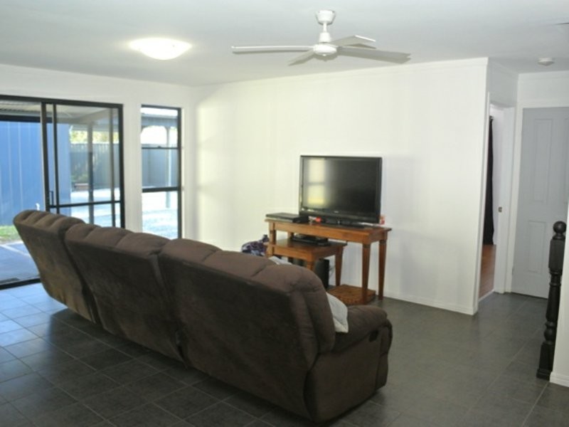 9 Kate Street, Macleay Island QLD 4184