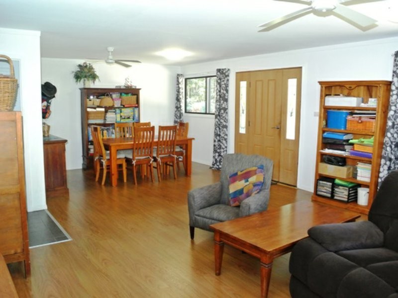 9 Kate Street, Macleay Island QLD 4184