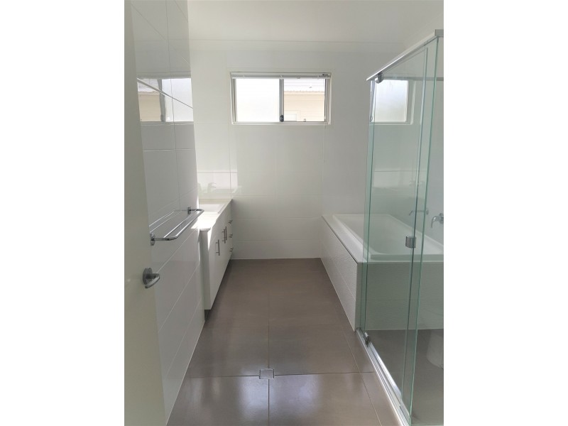 8/18 BAINBRIDGE STREET, Ormiston QLD 4160