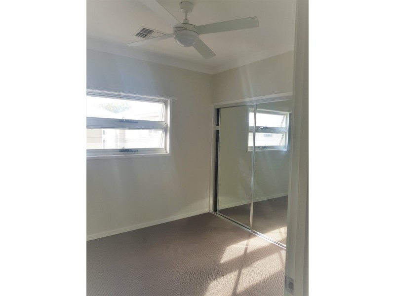 8/18 BAINBRIDGE STREET, Ormiston QLD 4160