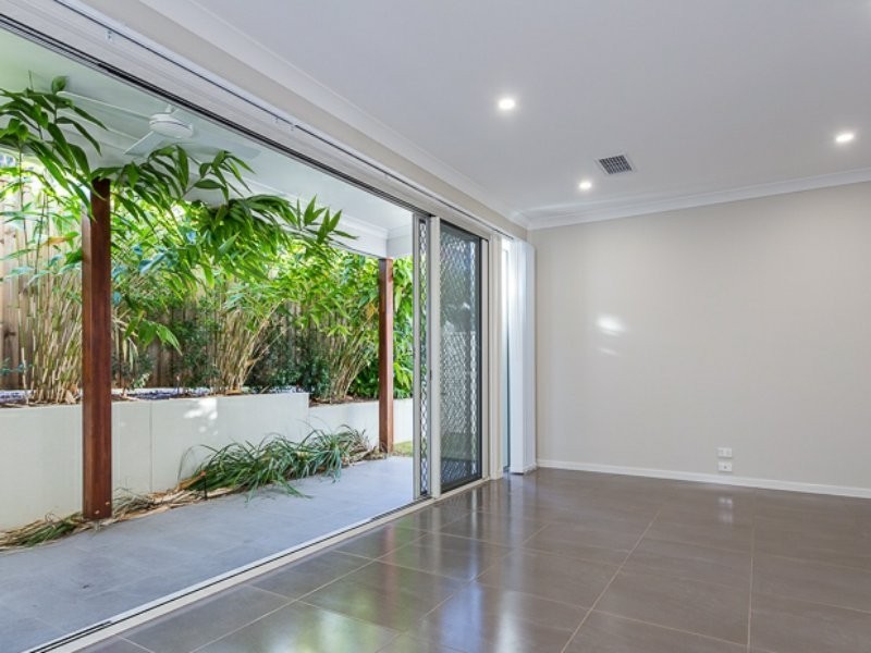 8/18 BAINBRIDGE STREET, Ormiston QLD 4160