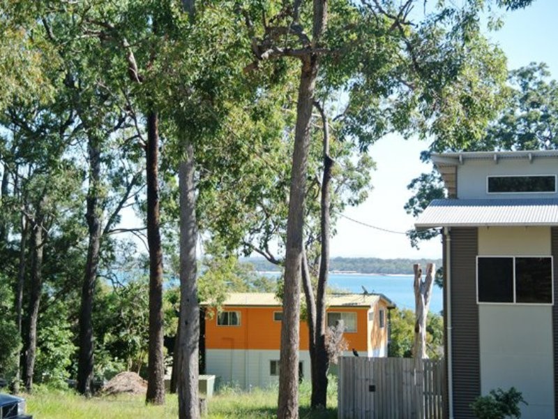 222 Kate Street, Macleay Island QLD 4184